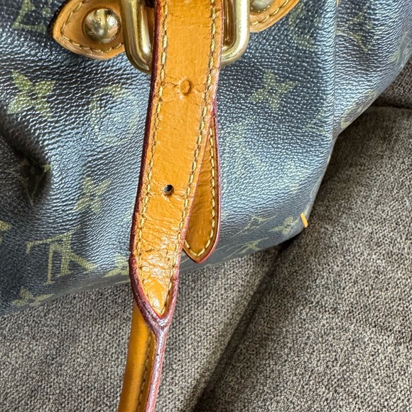 Louis Vuitton LV Shoulder Bag  Tivoli GM Brown Monogram - Picture 9 of 11